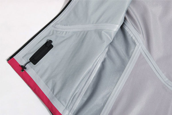 沖鋒衣廠家：脫膠了的沖鋒衣怎么辦？如何處理？